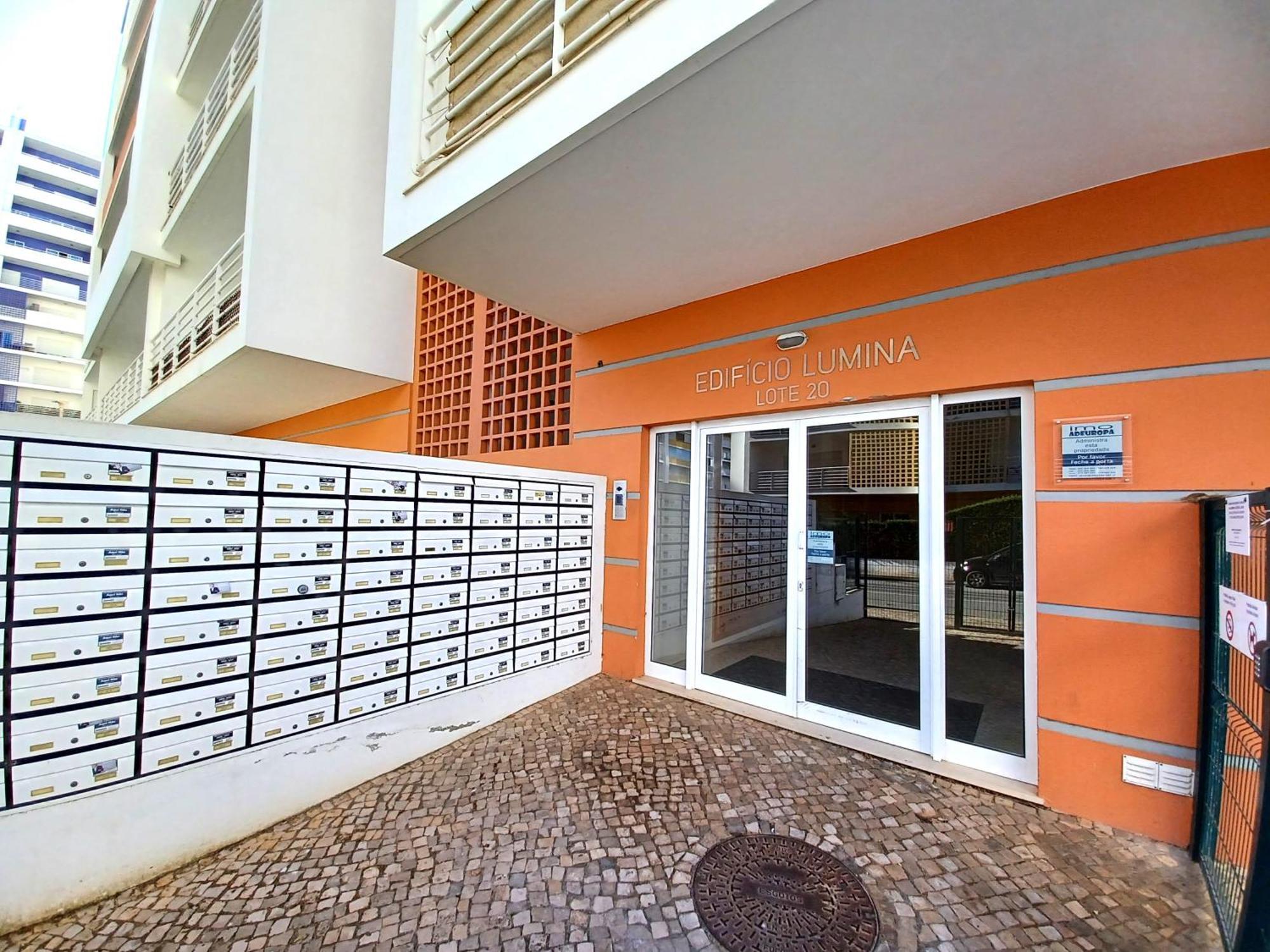 Edificio Lumina Sunshine Beach Apartment Portimao Exterior photo
