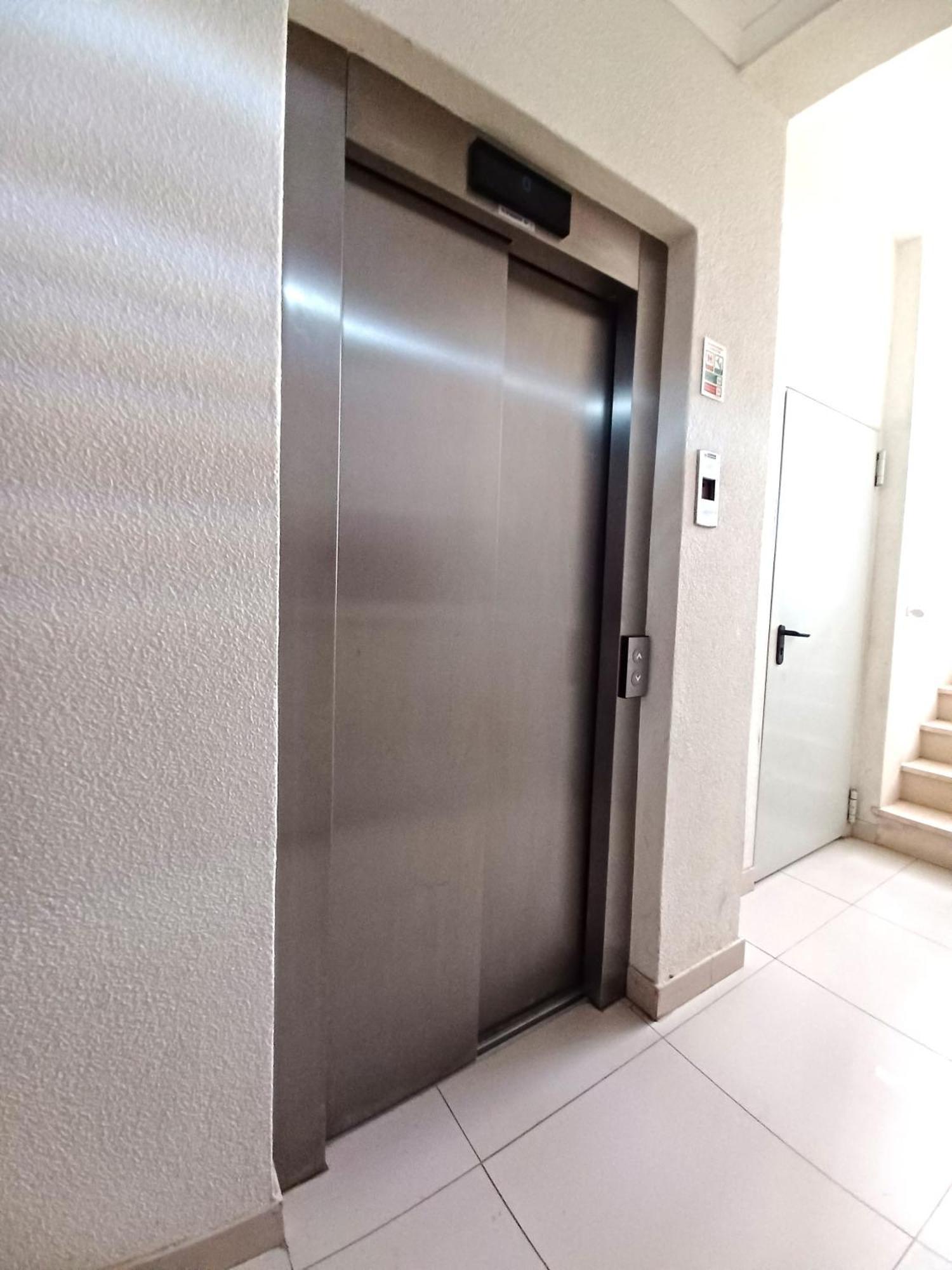 Edificio Lumina Sunshine Beach Apartment Portimao Exterior photo